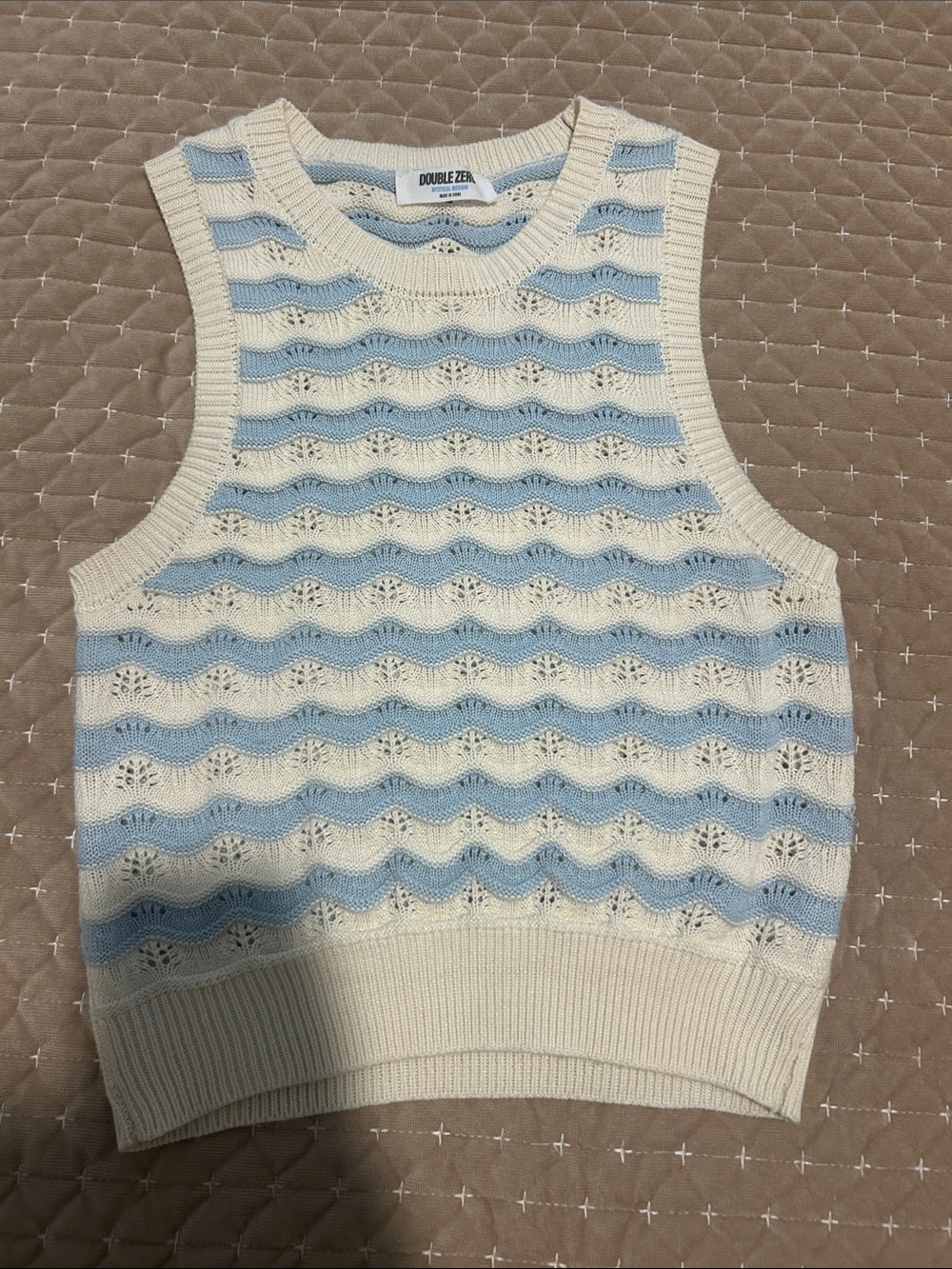 Double Zero Cream and Light Blue Wave Knit Sleeveless Sweater Vest